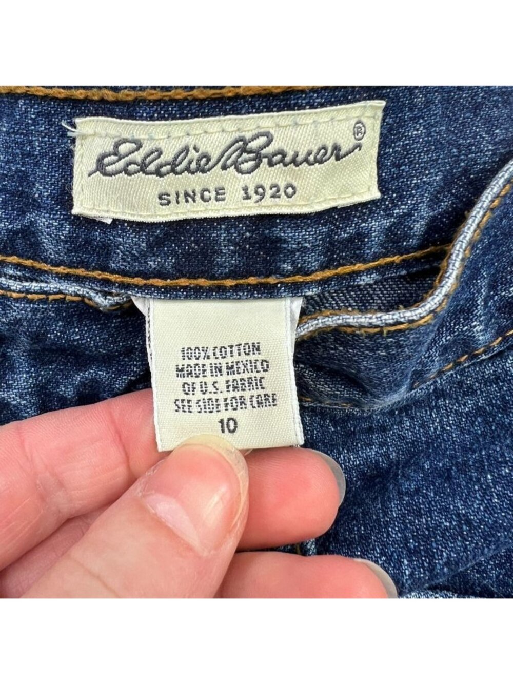 Eddie Bauer Womens Classic Cotton Bermuda Jean Shorts Size 10 Blue Denim Jorts - Picture 2 of 9